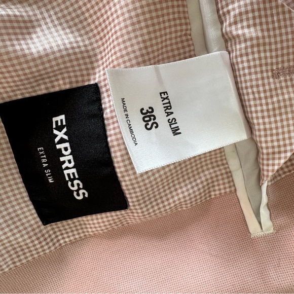 Pink suit - Picture 3 of 4